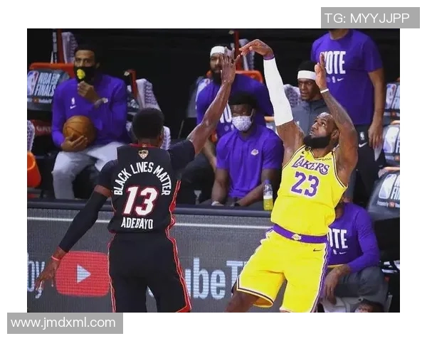 湖人对热火比赛中频繁犯规引发争议球迷对此反应热烈